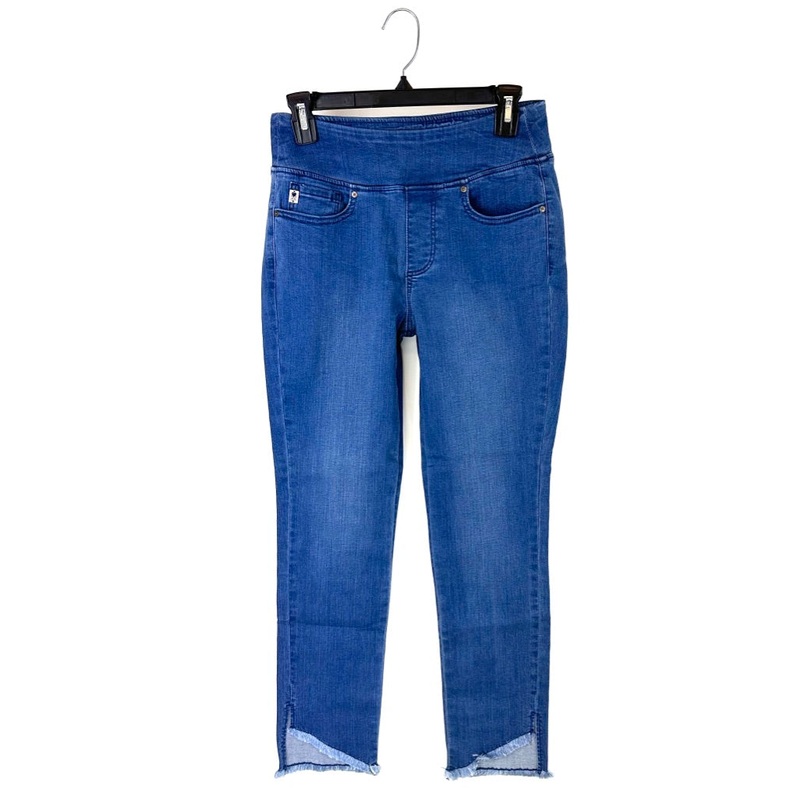 Medium Wash Blue Jeans – Size 6