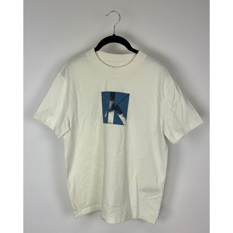 White and Blue Logo Short Sleeve Top – Small