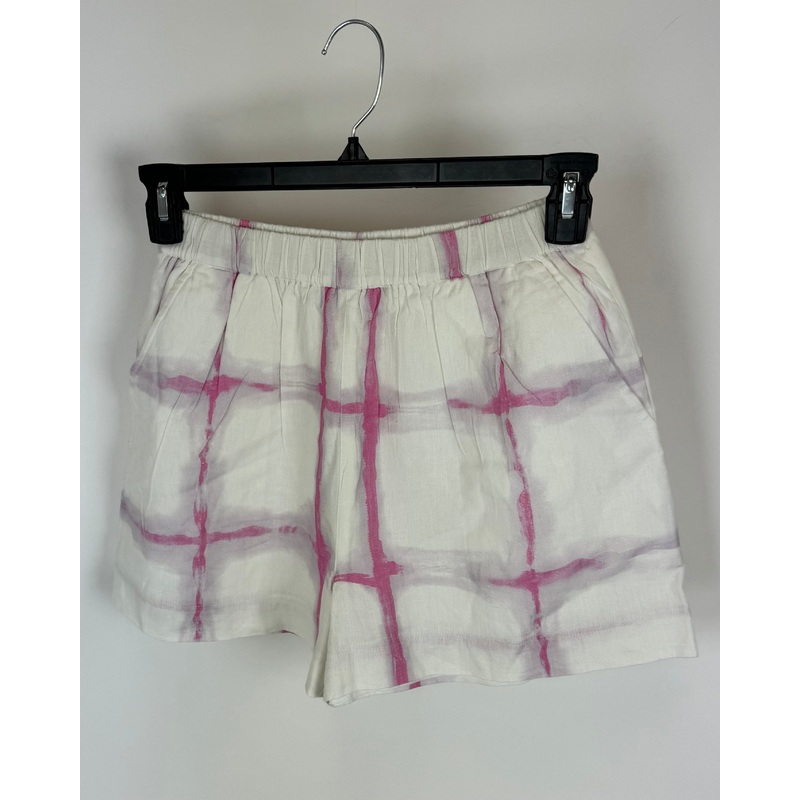 White And Pink Shorts – Size 2-4