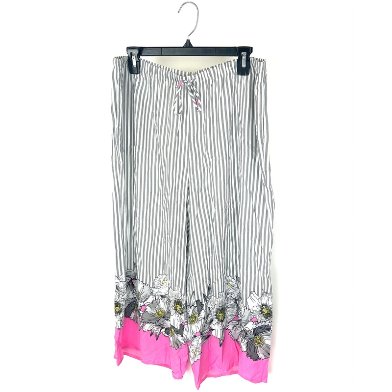 Grey and White Striped Cropped Lounge Pants – 1X