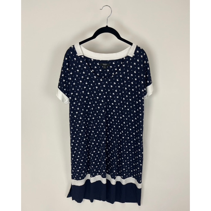 Short Sleeve Lounge Dress With Flower Petals – Size 6/8