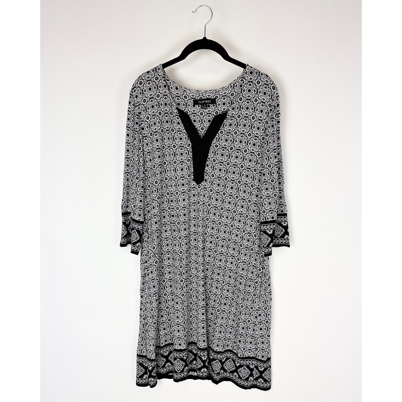 Black and White Pattern Nightgown – Small