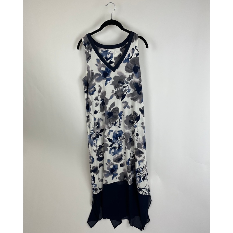 Blue and White Floral Nightgown – Size 6/8