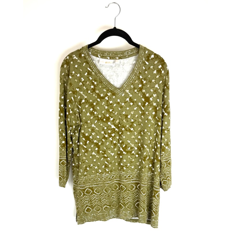 Green Patterned V-Neck Top – Size 6/8