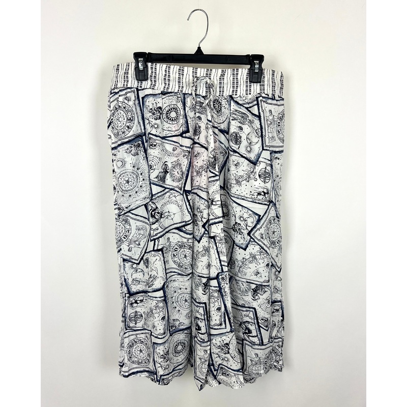 White Astrology Printed Capri Pants – 1x