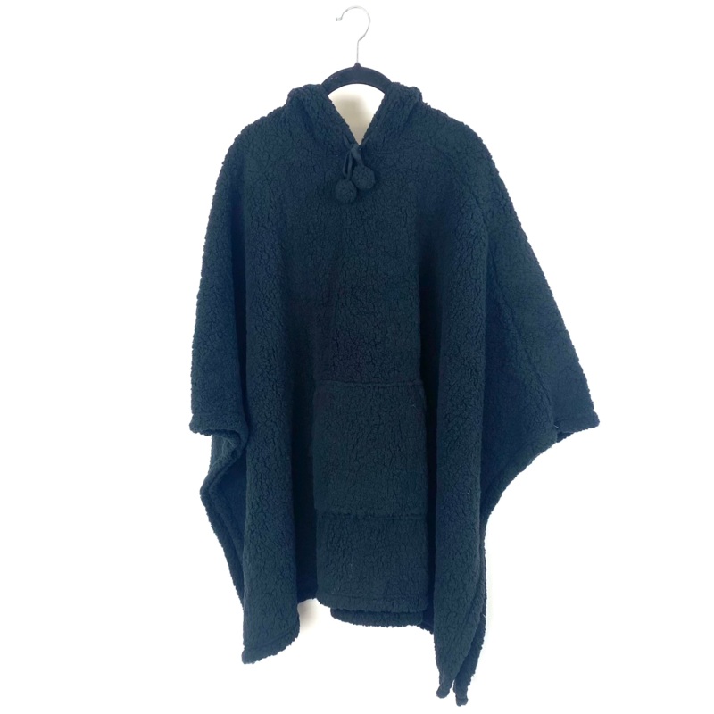 Black Sherpa Poncho – Extra Small / Small
