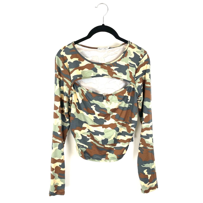 Camo Long Sleeve with Chest Cut Out – Small Small (size 2/4)