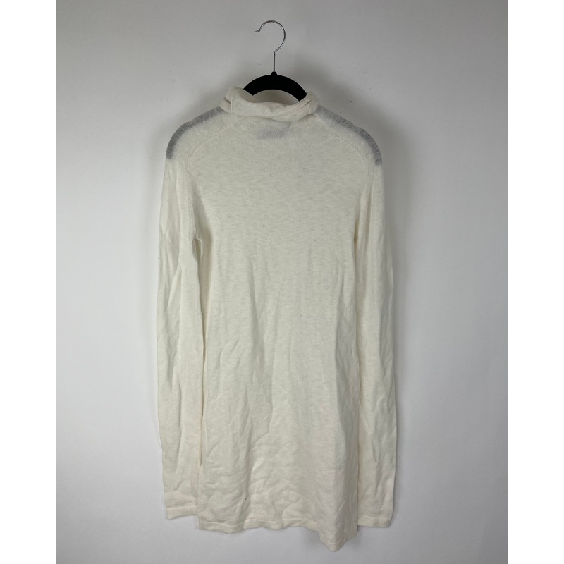 White Long Sleeve Turtle Neck Top – Small