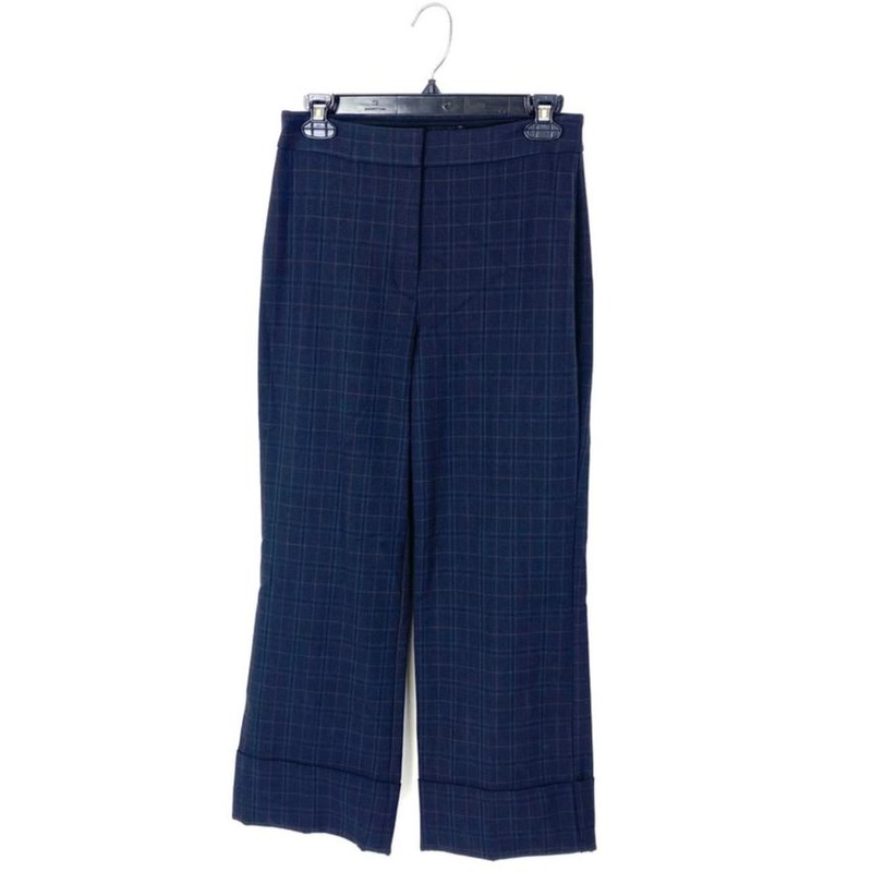 Black Wide Leg Pant With Fold At The Bottom And Two Clamps At Seam Size 4R