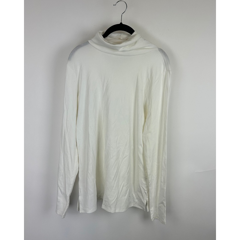 White Turtleneck Long Sleeve Shirt – Size 6/8