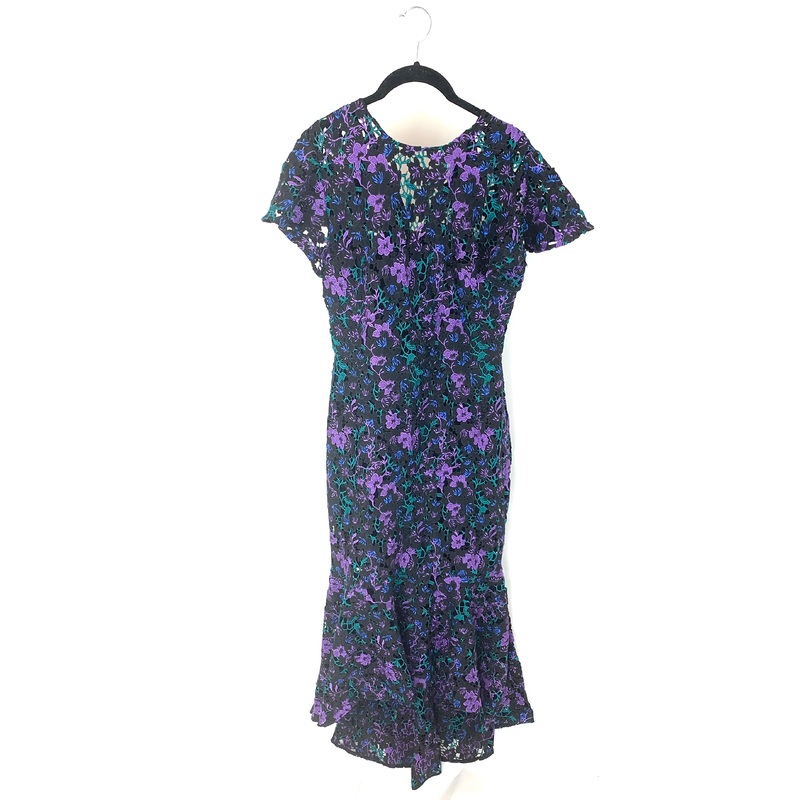 Floral Mermaid Style Lace Gown – Size 4