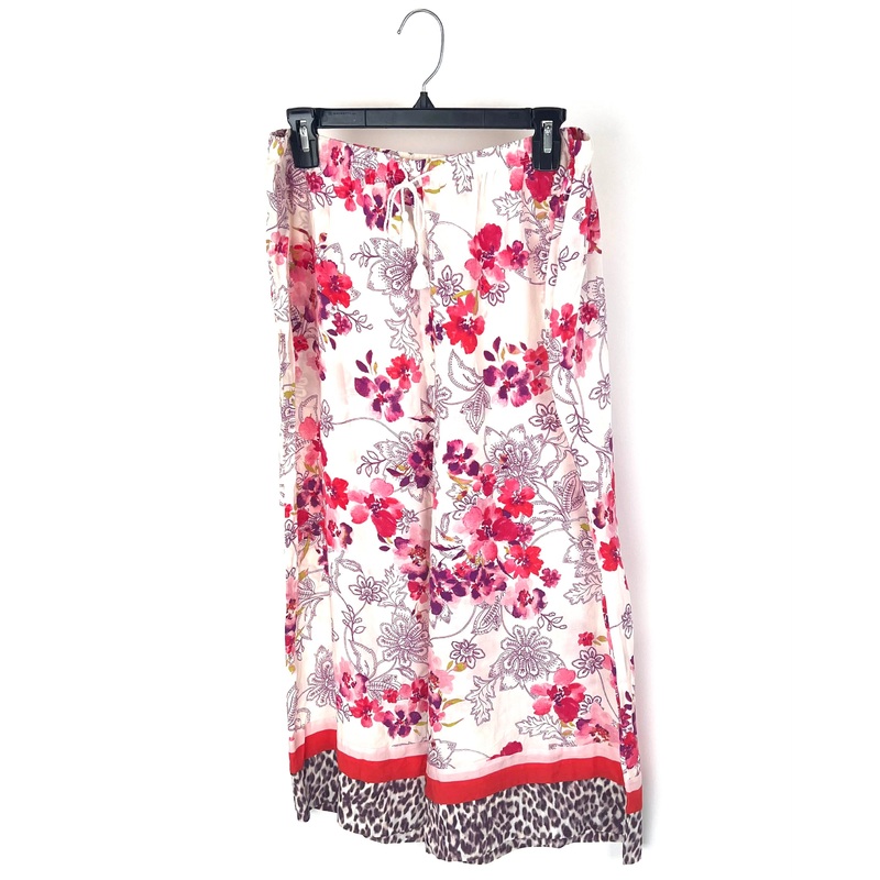 White, Pink, Purple and Green Floral Cropped Pajama Pants – 1X