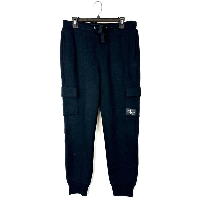 Black Joggers With Accordion Pockets – Small