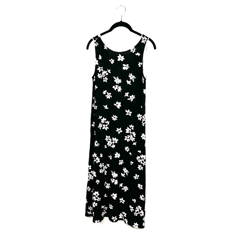Black and White Flower Nightgown – Small