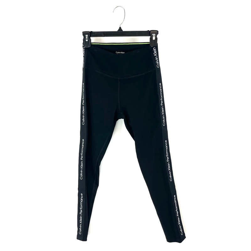 Performance Black Leggings with Logo – Small