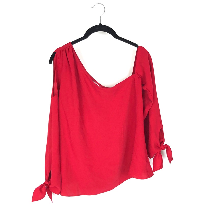 Red Off The Shoulder Long Sleeve Top – Small