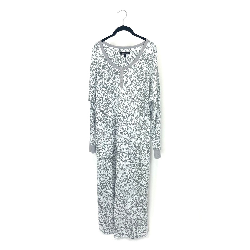 Grey Animal Print Nightgown – Size 4/6, 12/14 and 18/20 Small (size 4/6)