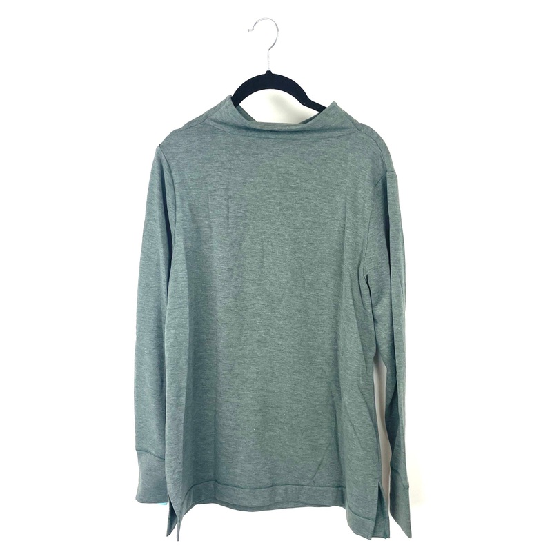 Green Criss Cross Long Sleeve – Size 6/8 Small (size 6/8)
