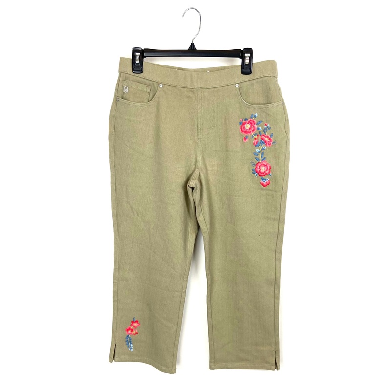 Beige Jeans with Floral Embroidery – Size 12/14 size 12/14