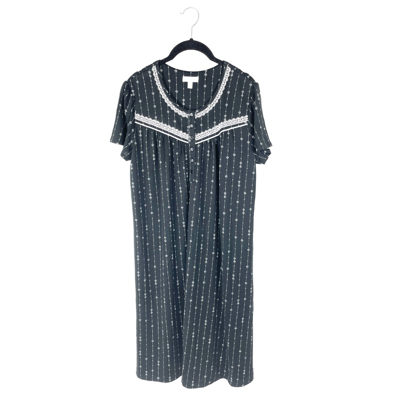 Black Nightgown With Eyelet Detailing – Medium