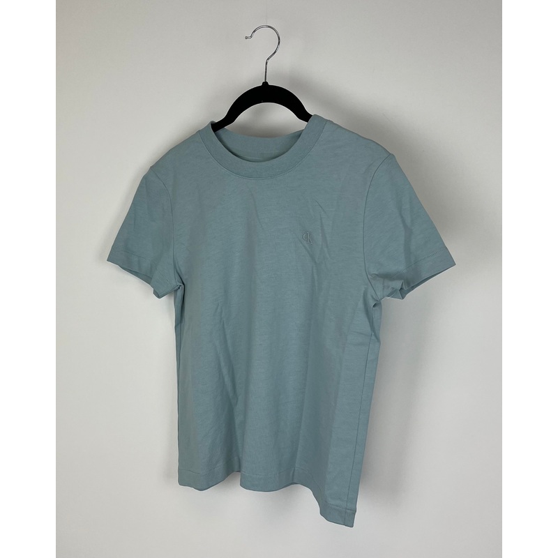 Light Blue Short Sleeve Top – Small