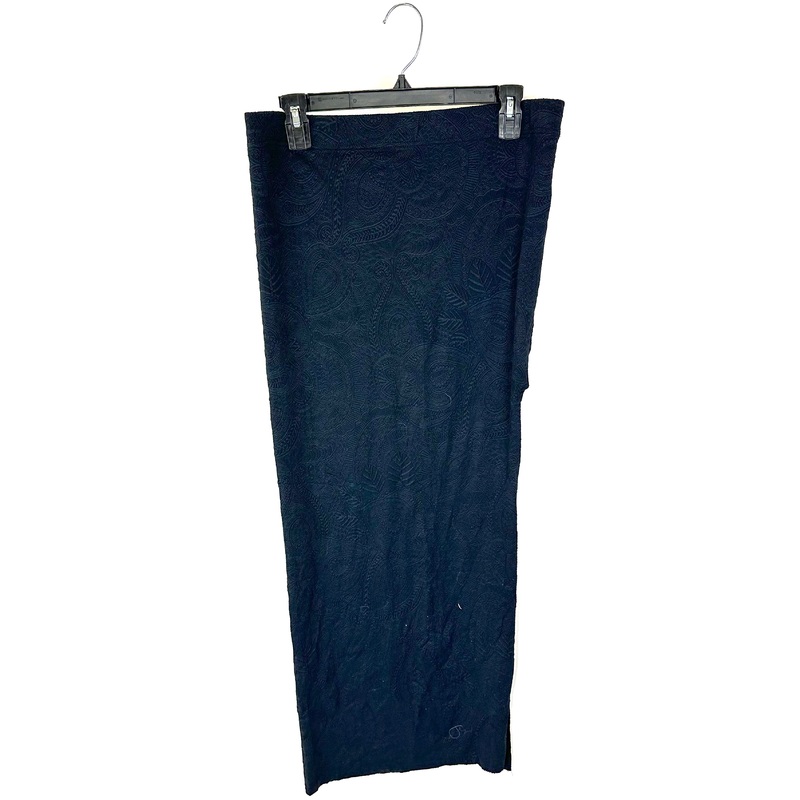 Black Embossed Cover Up Skirt – Extra Large/Extra Extra Large