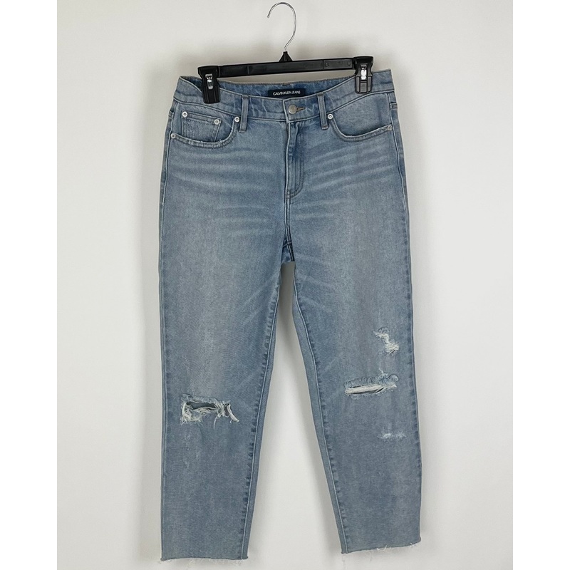 Light Wash Ripped Jeans – Size 28