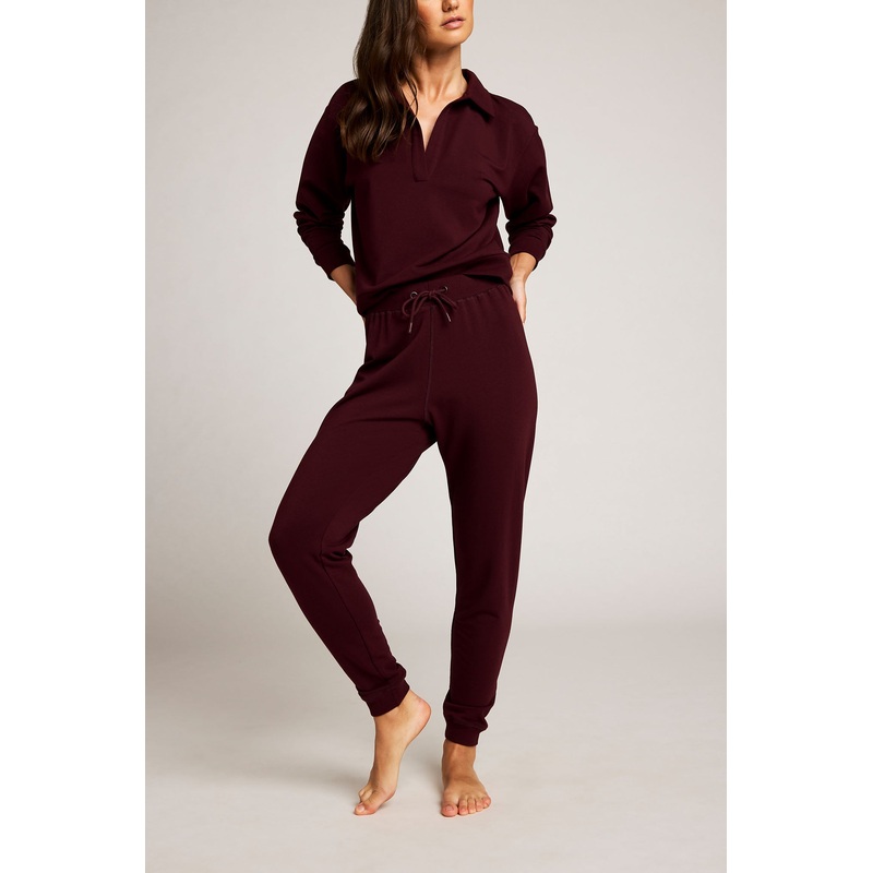 Club Jogger in Garnet XS Garnet Single