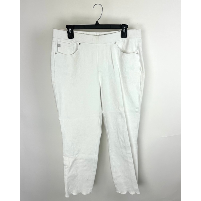Cardstock White Scallop Trim Stretch Pants – Size 12