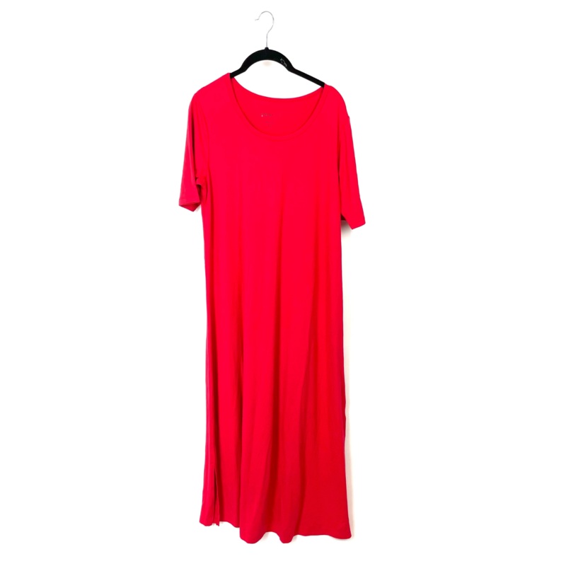 Red Maxi Dress – Medium