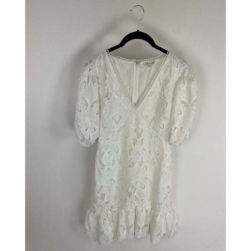 White Floral Lace Dress – Size 4