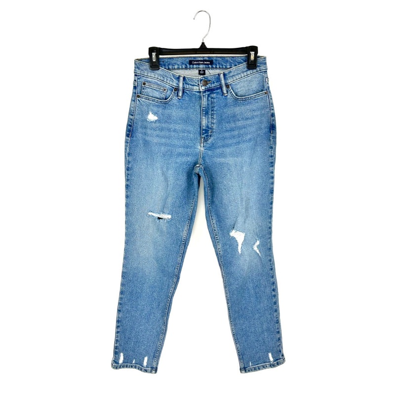 Light Wash Slightly Distressed High Waisted Jeans – Size 28