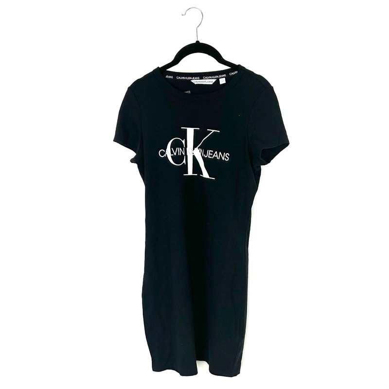 Black T-Shirt Dress – Size 4-6